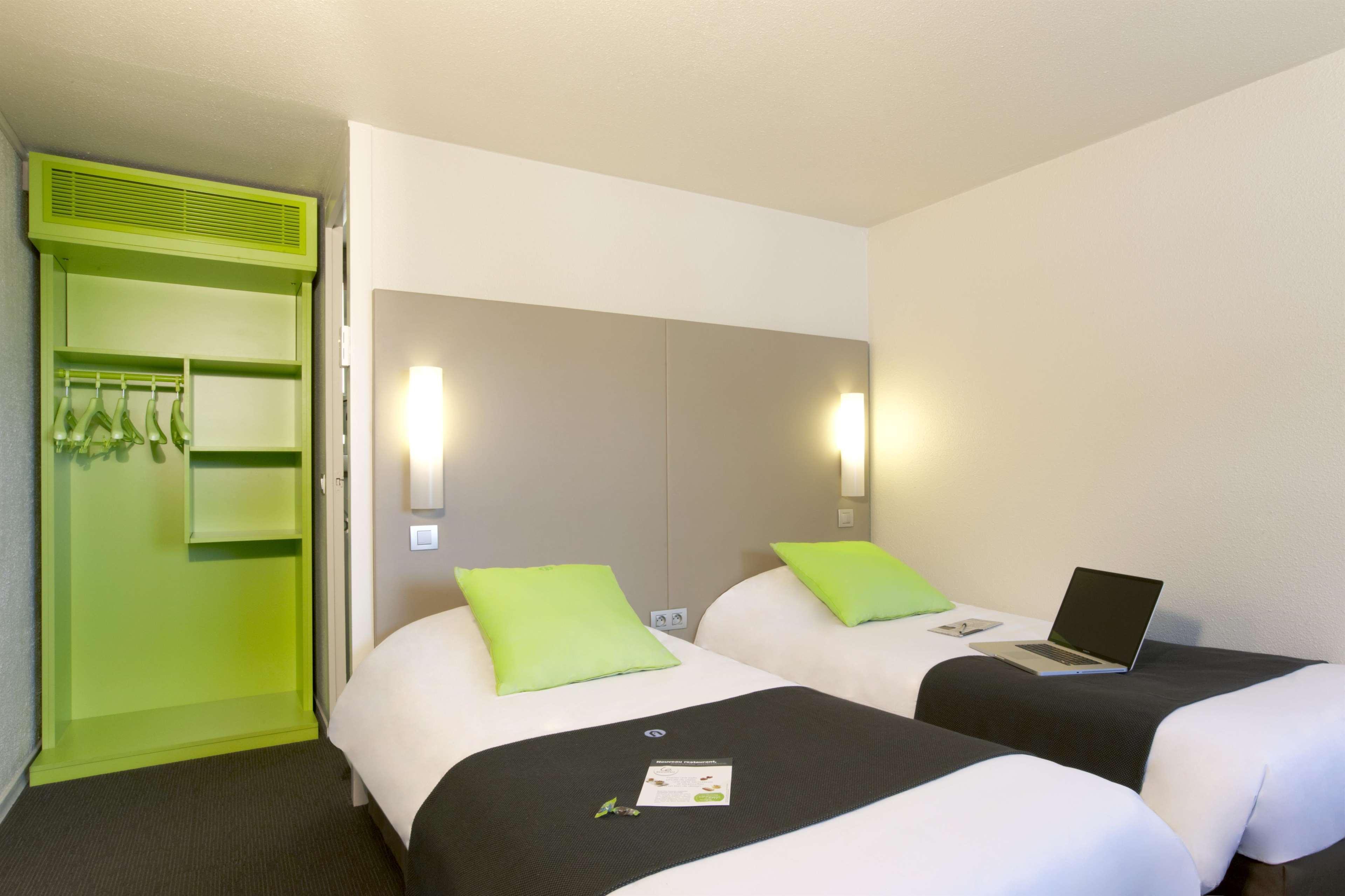 Campanile Brest - Gouesnou Aeroport Hotel Room photo