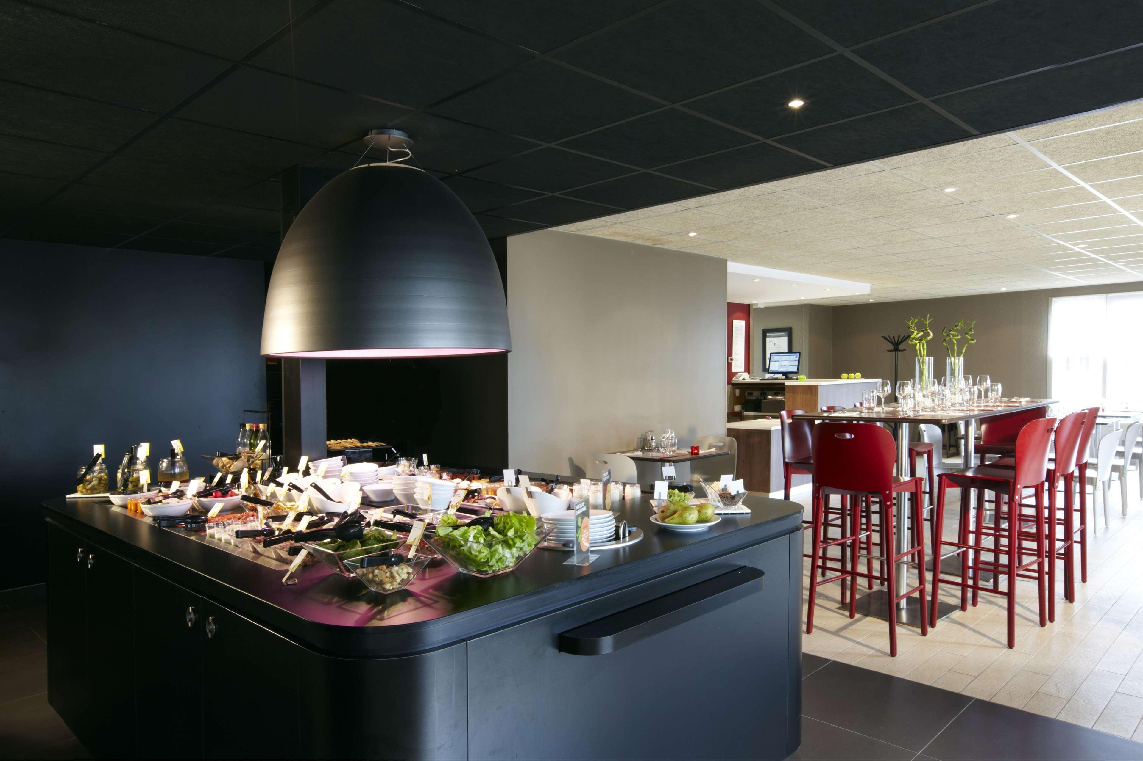 Campanile Brest - Gouesnou Aeroport Hotel Restaurant photo