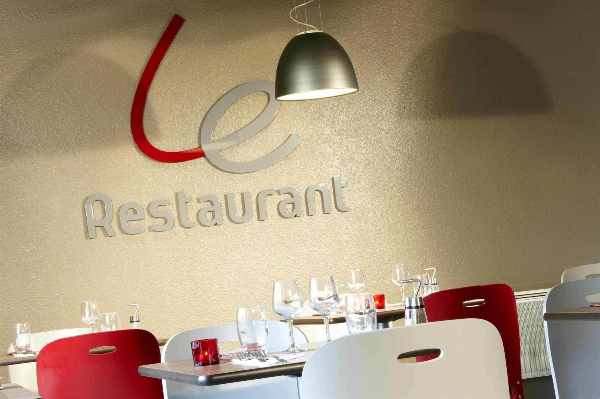Campanile Brest - Gouesnou Aeroport Hotel Restaurant photo